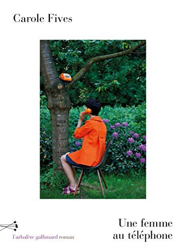 Une femme au téléphone